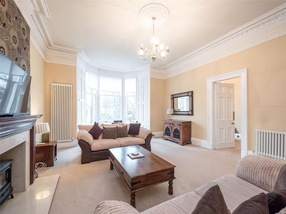 Beautiful & Bright 2 Bed Flat Murrayfield Edimburgo Esterno foto