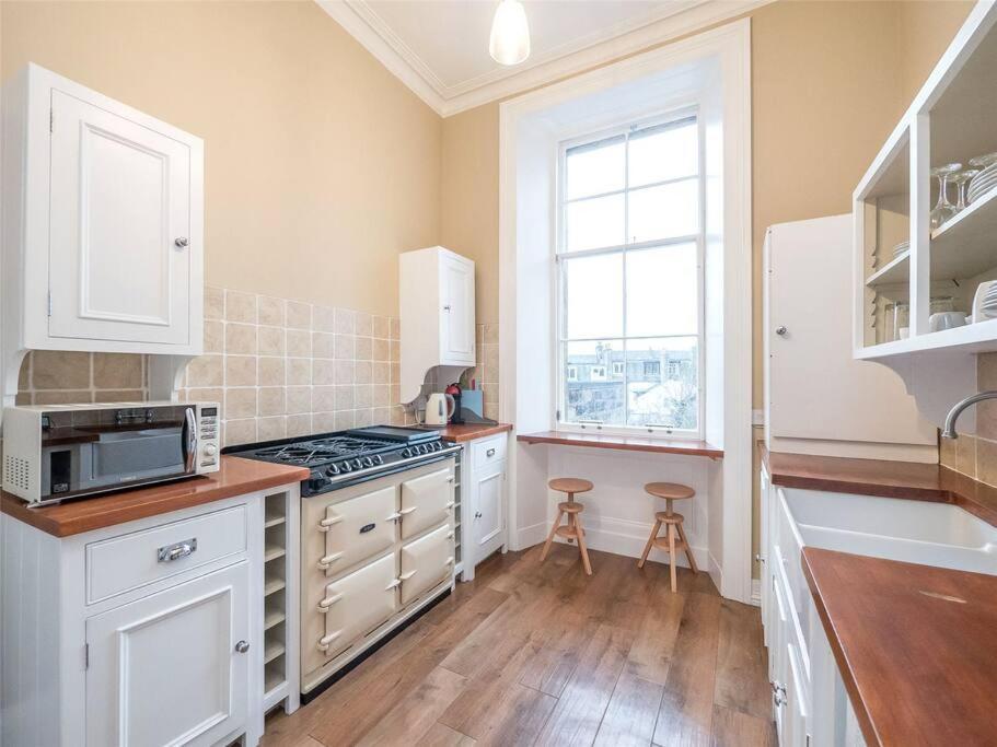 Beautiful & Bright 2 Bed Flat Murrayfield Edimburgo Esterno foto