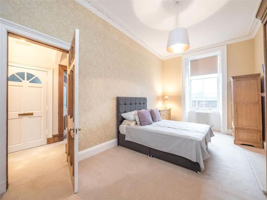 Beautiful & Bright 2 Bed Flat Murrayfield Edimburgo Esterno foto