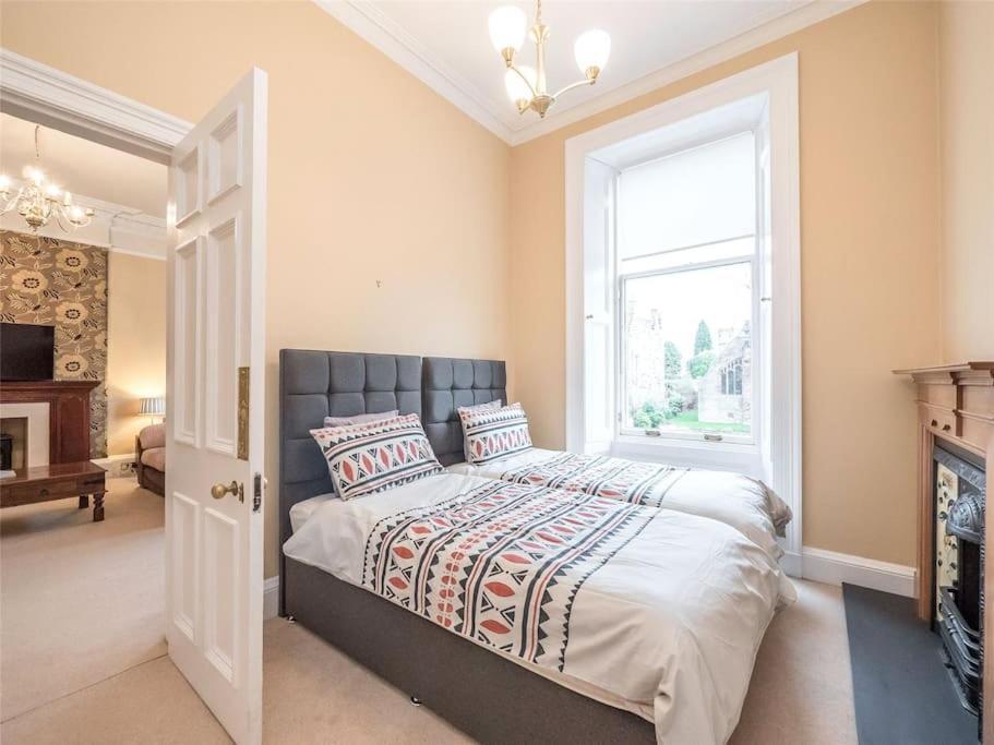 Beautiful & Bright 2 Bed Flat Murrayfield Edimburgo Esterno foto