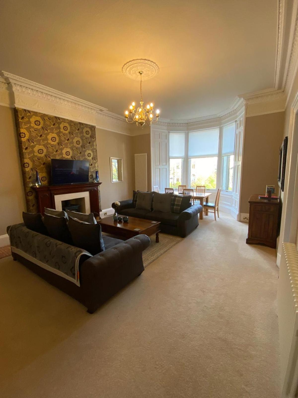 Beautiful & Bright 2 Bed Flat Murrayfield Edimburgo Esterno foto