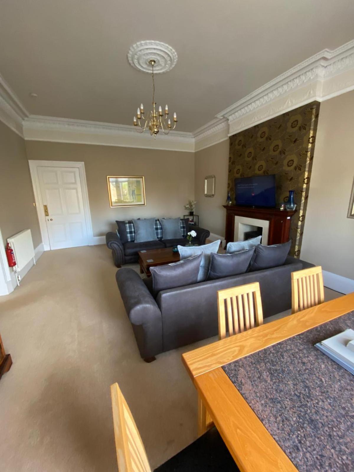 Beautiful & Bright 2 Bed Flat Murrayfield Edimburgo Esterno foto